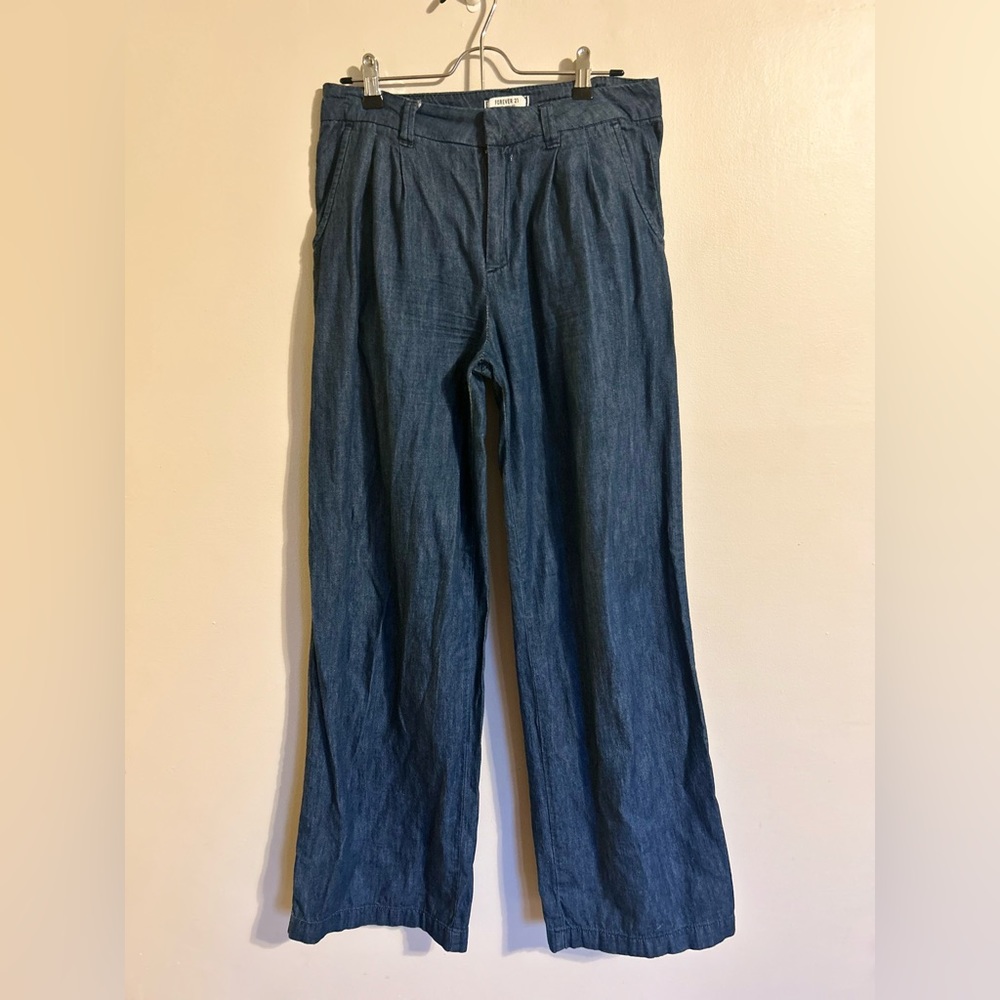 Wide-Leg, Light-Weight Jeans